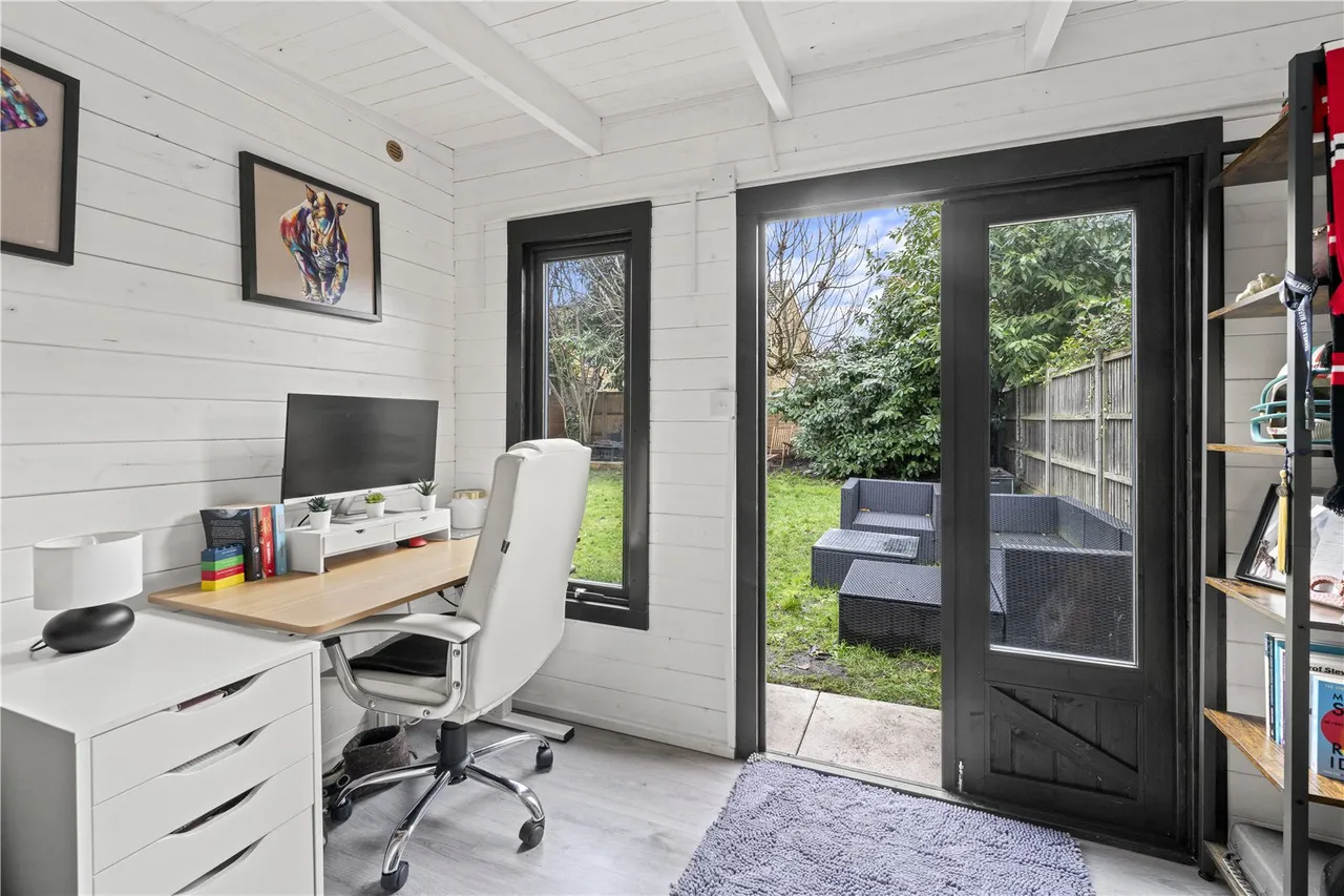 Uxbridge Road, Hampton Hill, TW12 1SP, photo 10