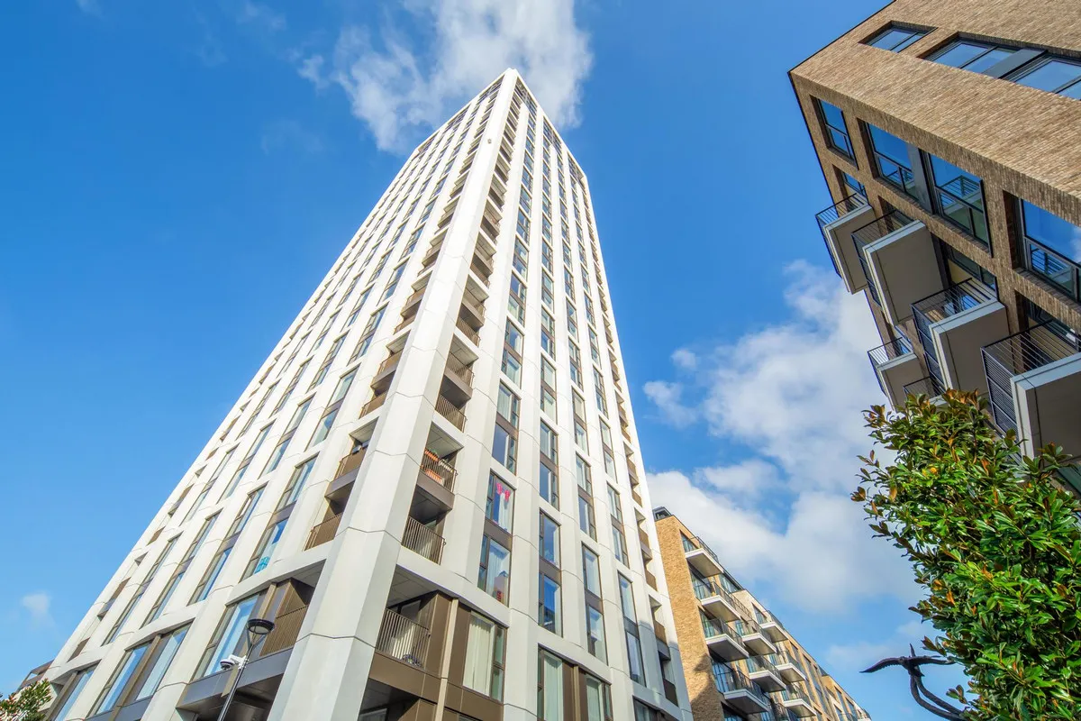 2 bed flat for sale, Bridgewater Avenue, London, SW6