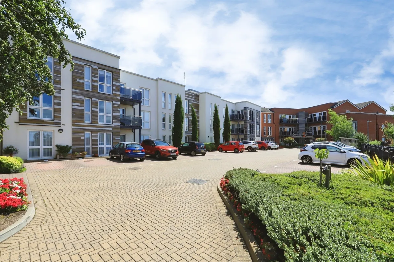 2 bed retirement property for sale — Park Road, Hagley, Stourbridge