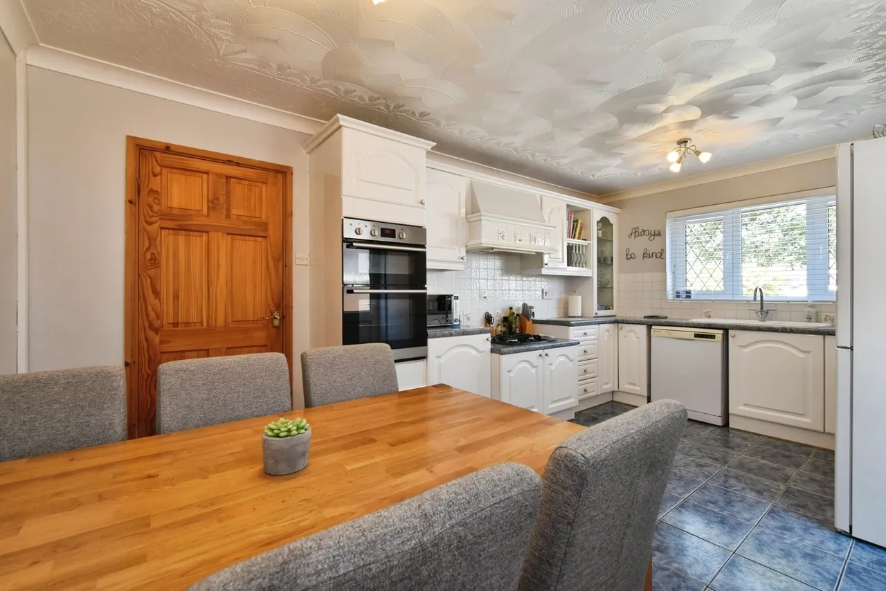 Derwen Fawr, Llandybie, SA18, photo 14