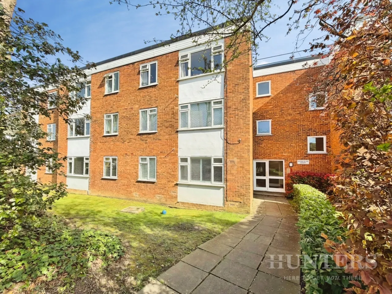 2 bed flat for sale — 88 Benhill Wood Road, Sutton