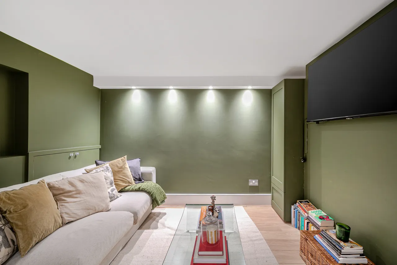 Ferme Park Road, London, N8, photo 10