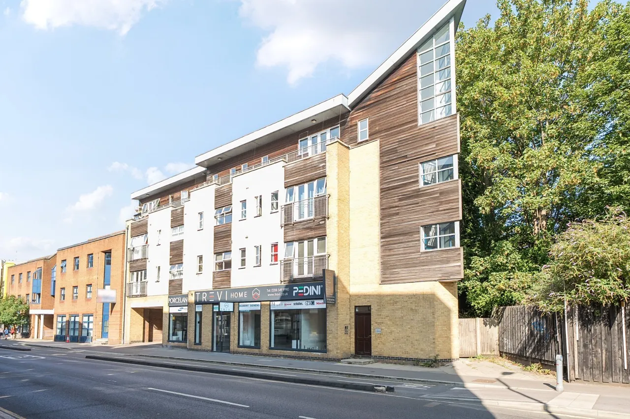 1 bed flat for sale, London Road, Kingston Upon Thames, KT2