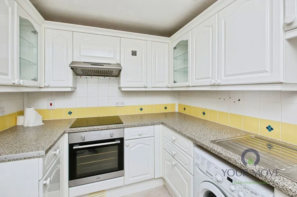 Harrow Drive, Burton-on-Trent, Staffordshire, DE14, photo 4