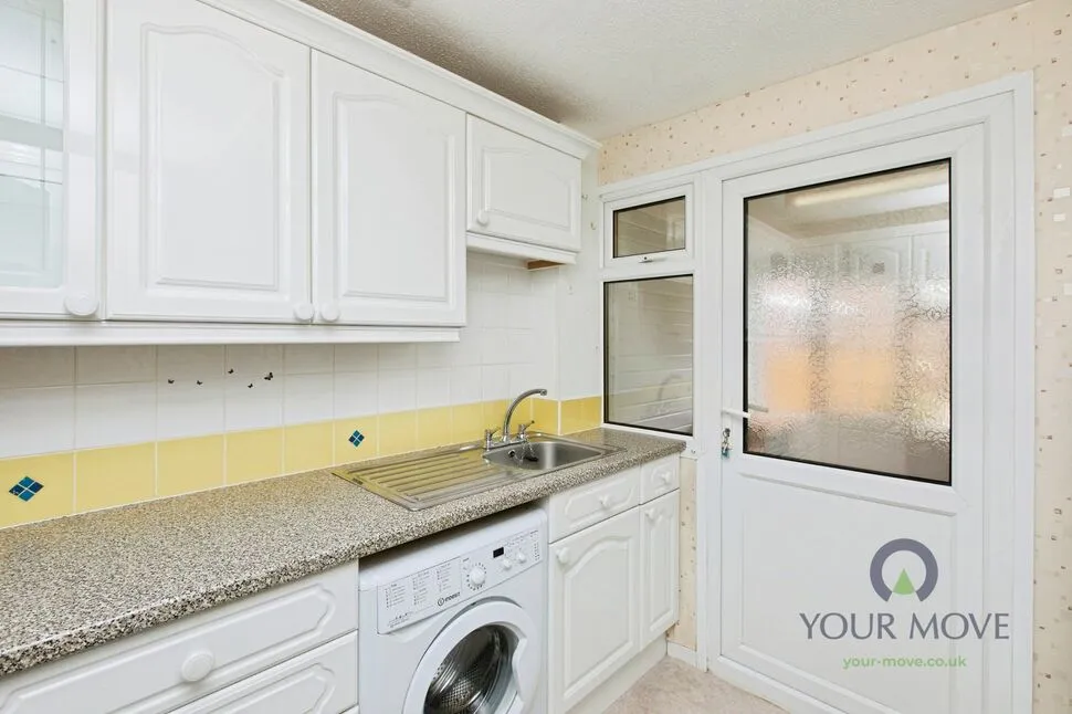 Harrow Drive, Burton-on-Trent, Staffordshire, DE14, photo 7