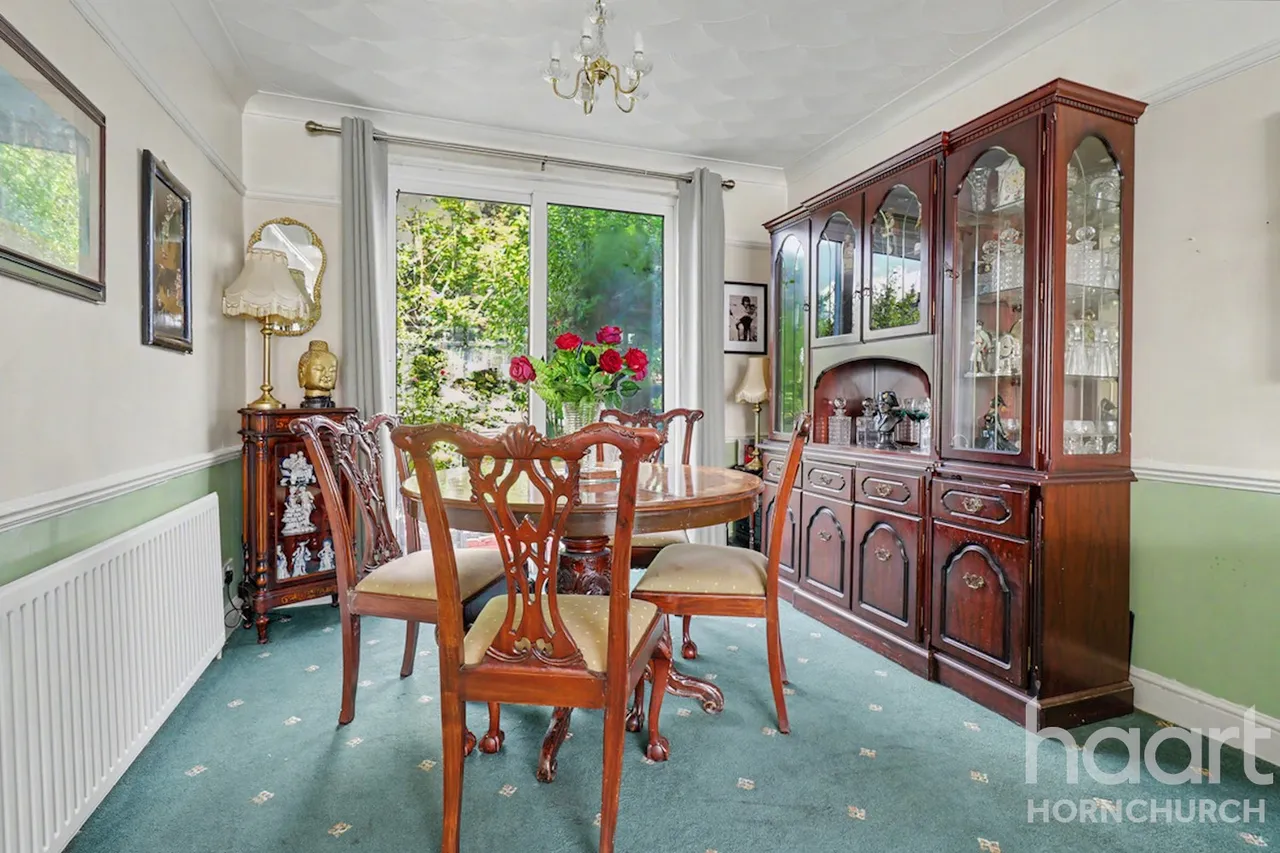 Upper Rainham Road, Hornchurch, RM12, photo 4