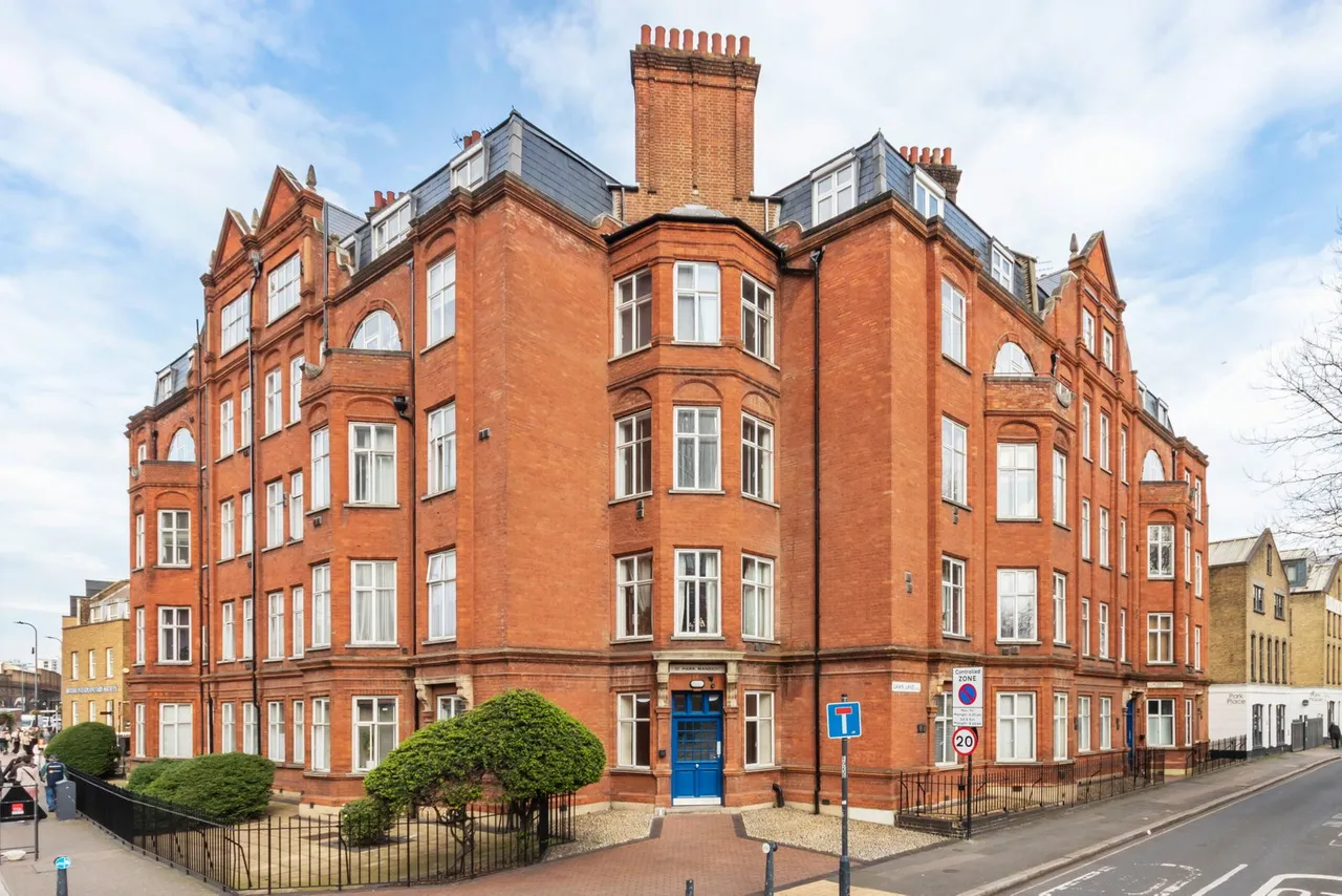 2 bed flat for sale, Park Mansions, London, SW8