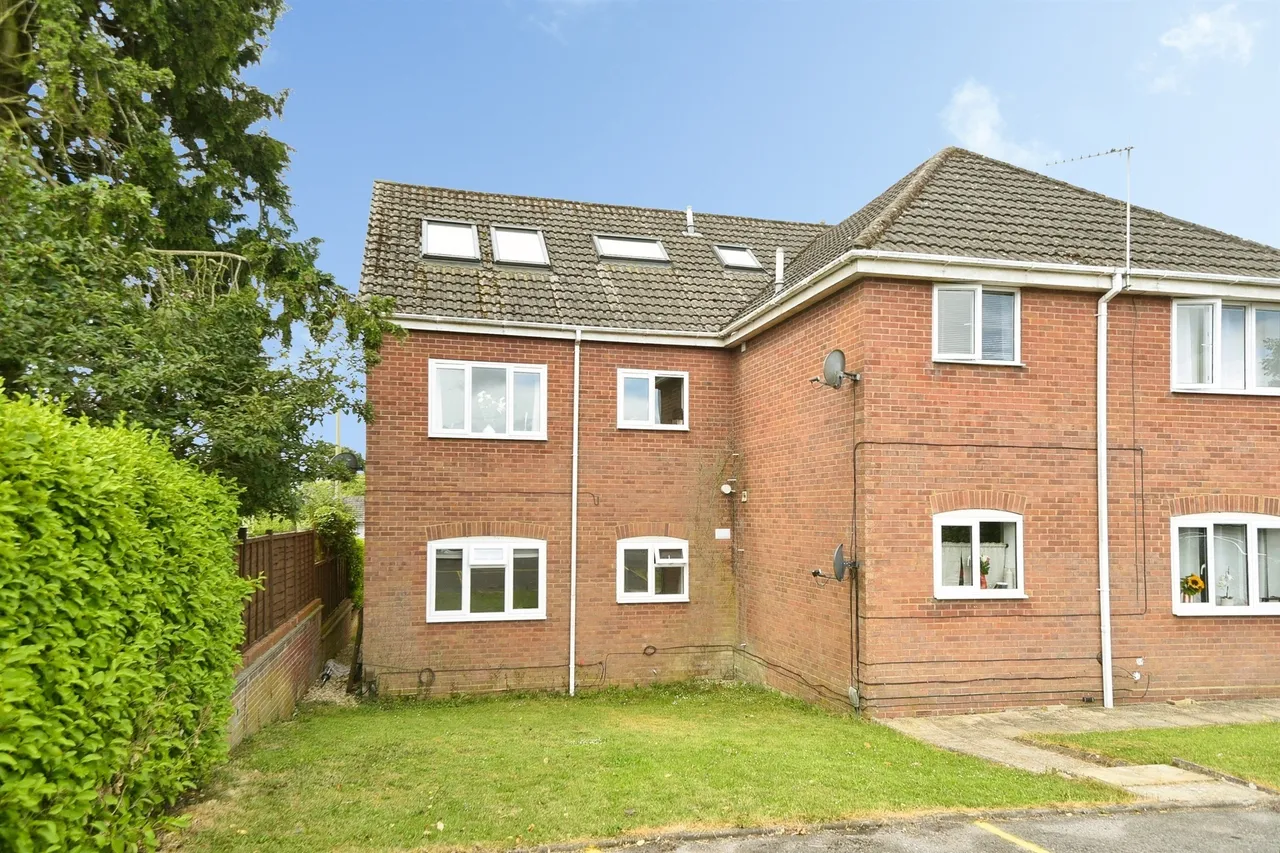 1 bed flat for sale — Andover Road, Ludgershall, Andover