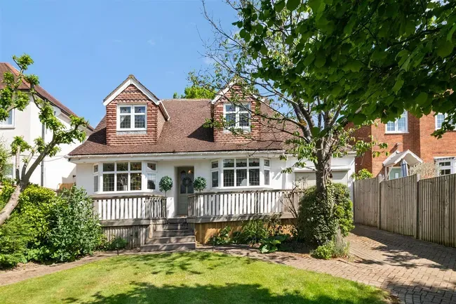 5 bed house for sale — Lower Road, Denham,