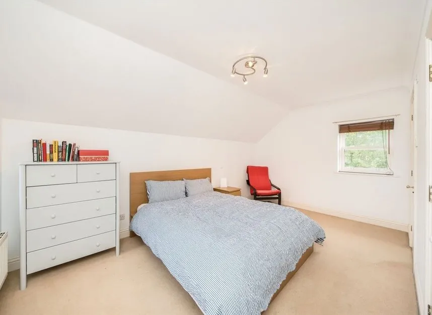 Ravens Close, Surbiton, KT6, photo 4