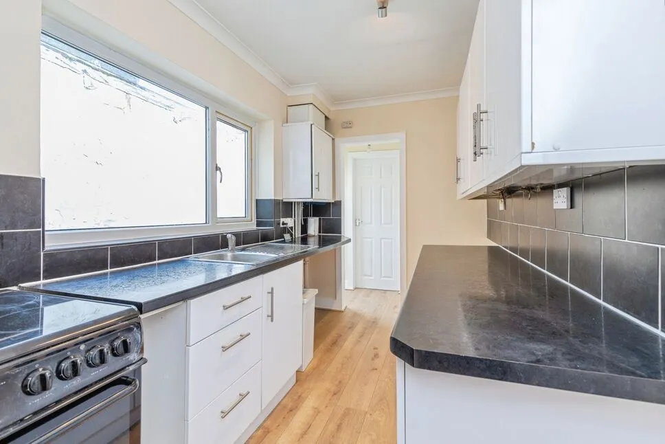 Layfield Road, Gillingham, Kent, ME7, photo 4