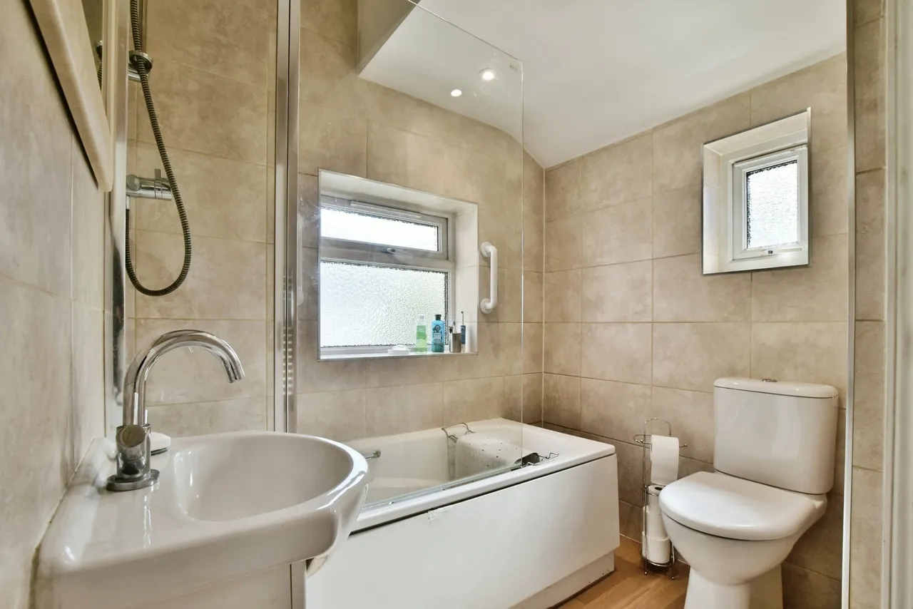 Pollen Road, Altrincham, WA14, photo 9
