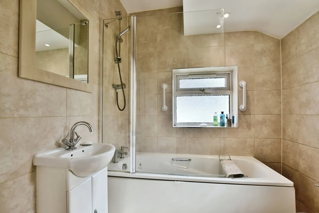 Pollen Road, Altrincham, WA14, photo 17
