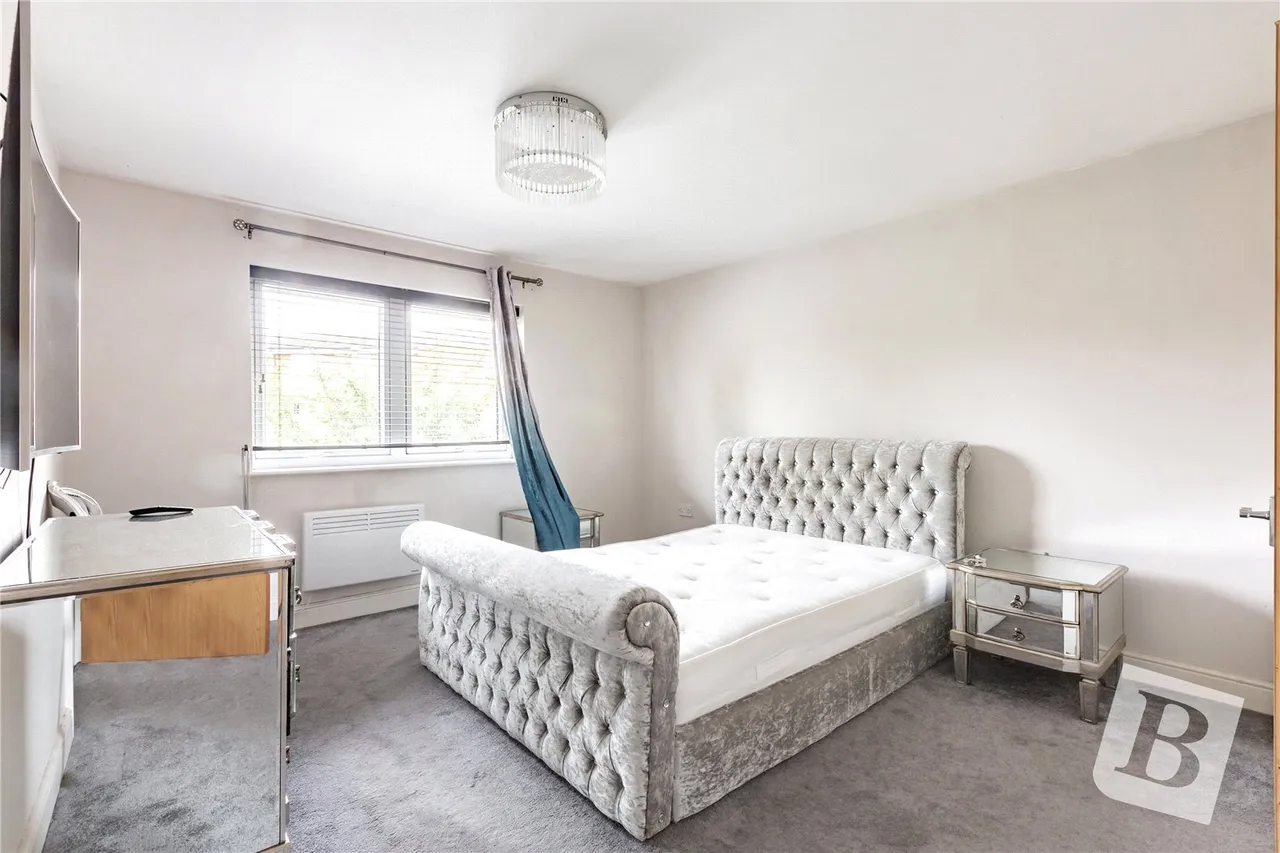 Warwick Close, Hornchurch, RM11, photo 4