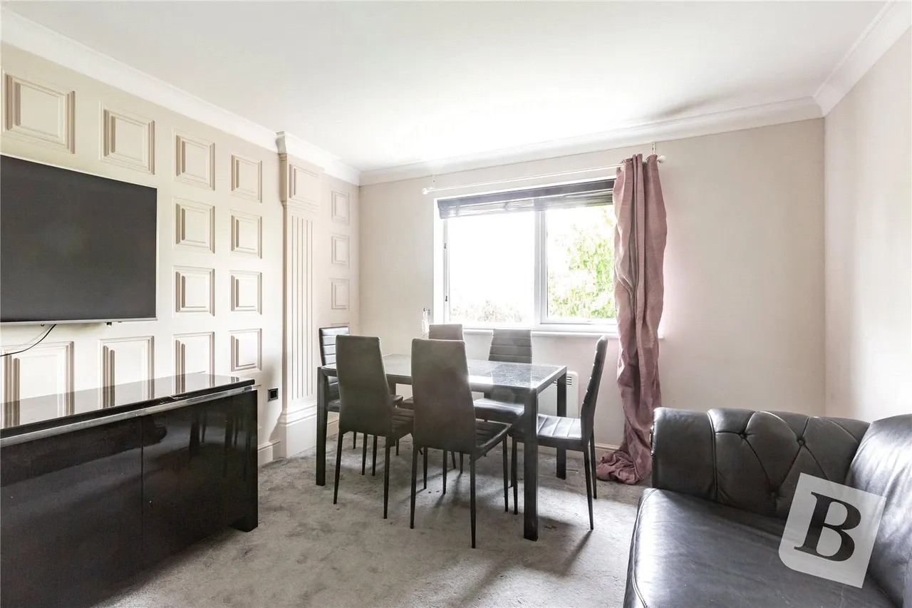 Warwick Close, Hornchurch, RM11, photo 9