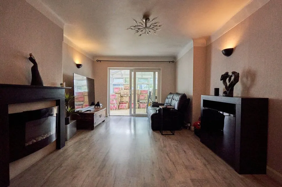 Cleveleys Avenue, Heald Green, SK8, photo 14