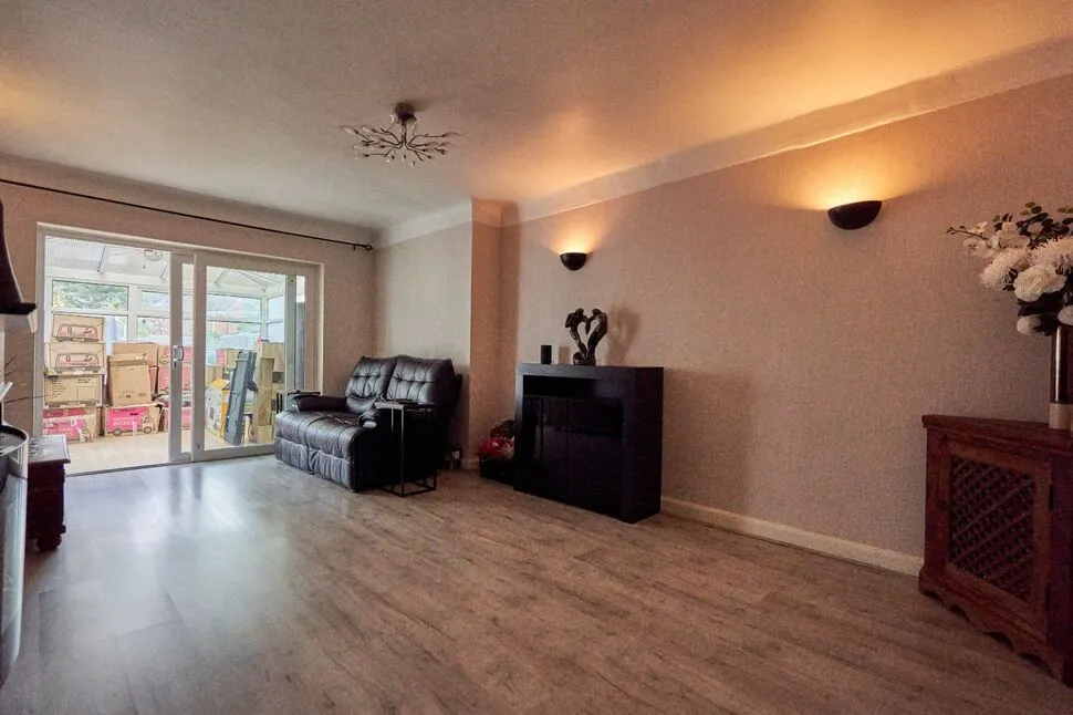 Cleveleys Avenue, Heald Green, SK8, photo 13