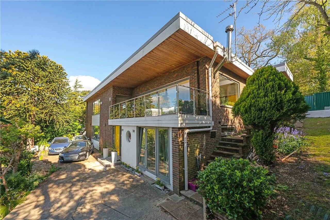 6 bed house for sale — Robins Grove, West Wickham, BR4