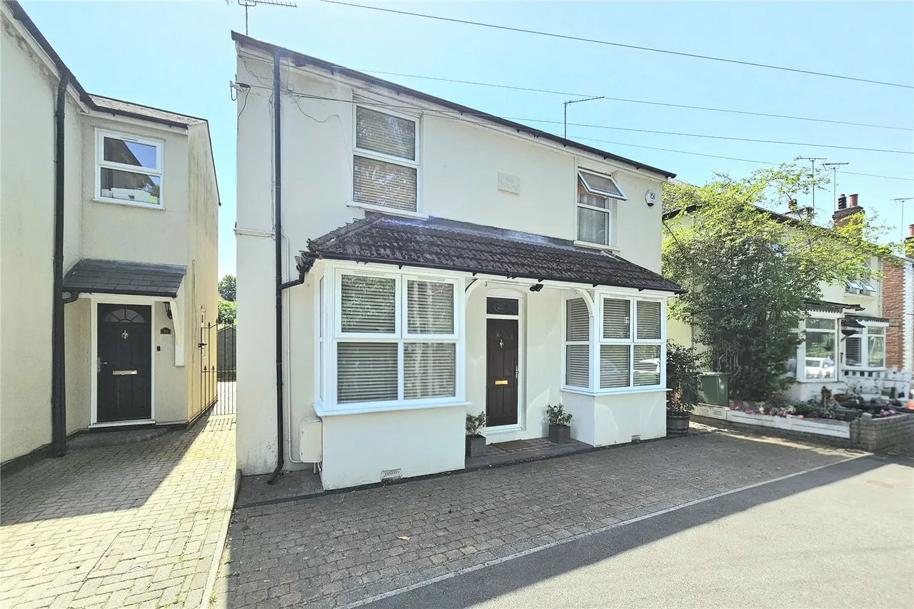 4 bed house for sale — Portesbery Road, Camberley, Surrey, GU15 3TA