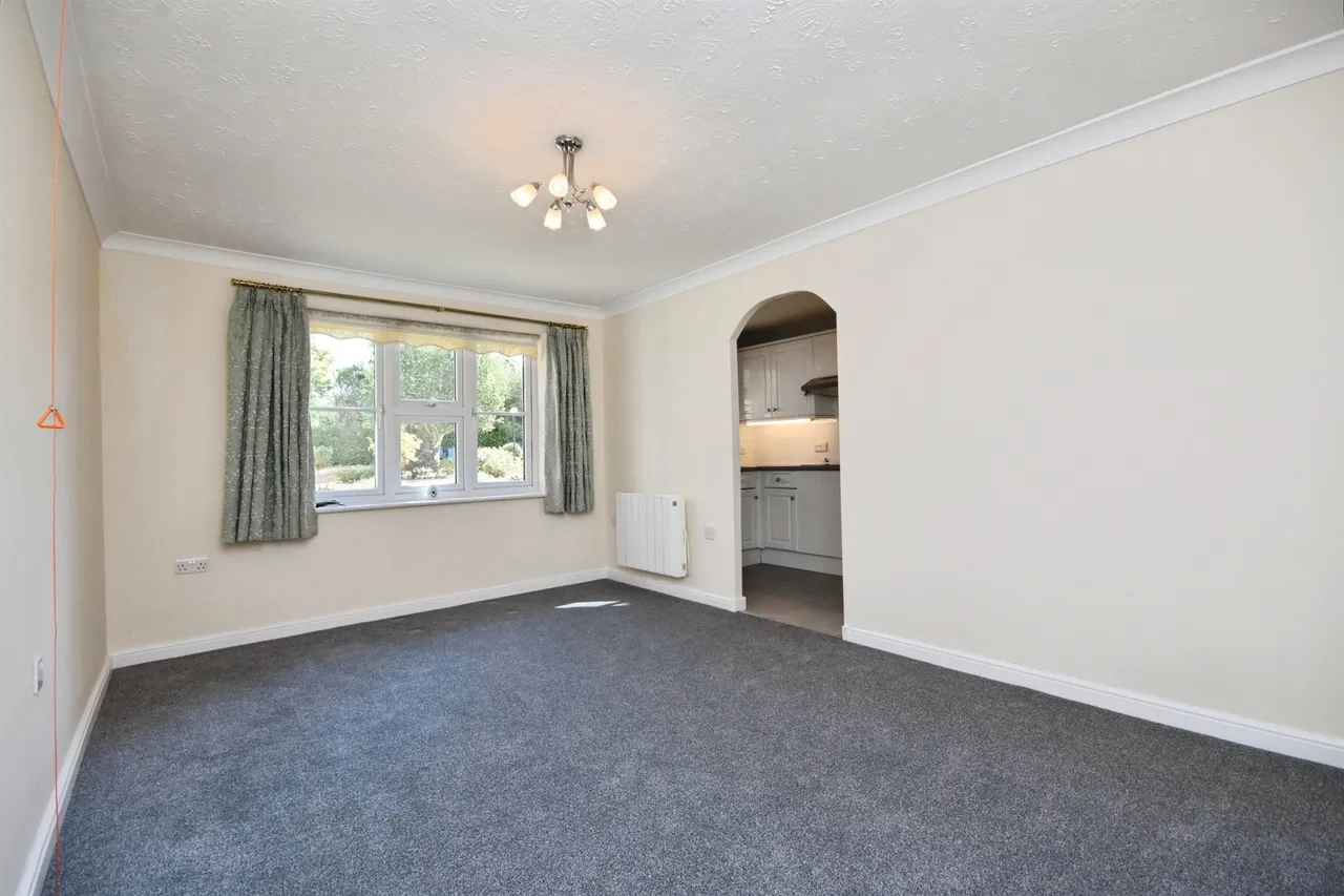 Eastfield Road, Brentwood, photo 5
