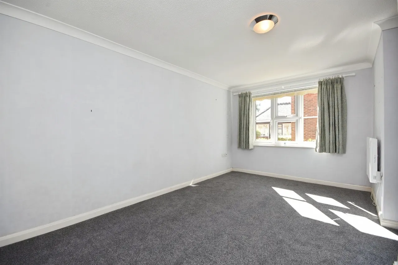 Eastfield Road, Brentwood, photo 7