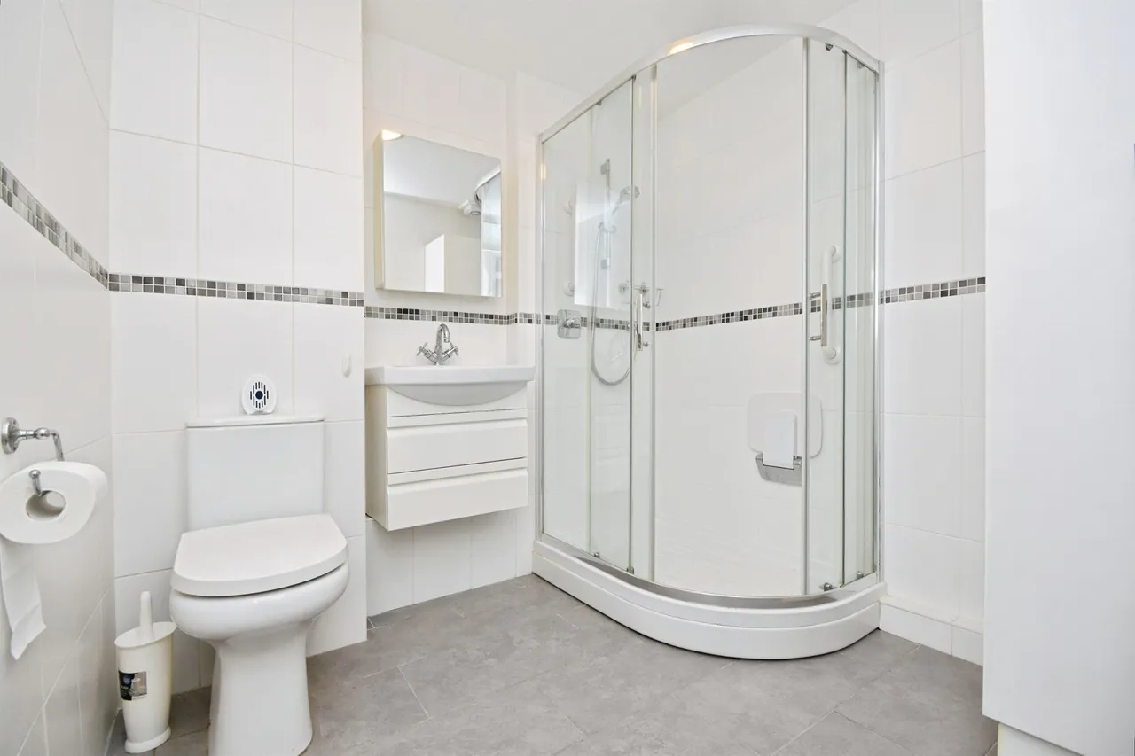 Eastfield Road, Brentwood, photo 9