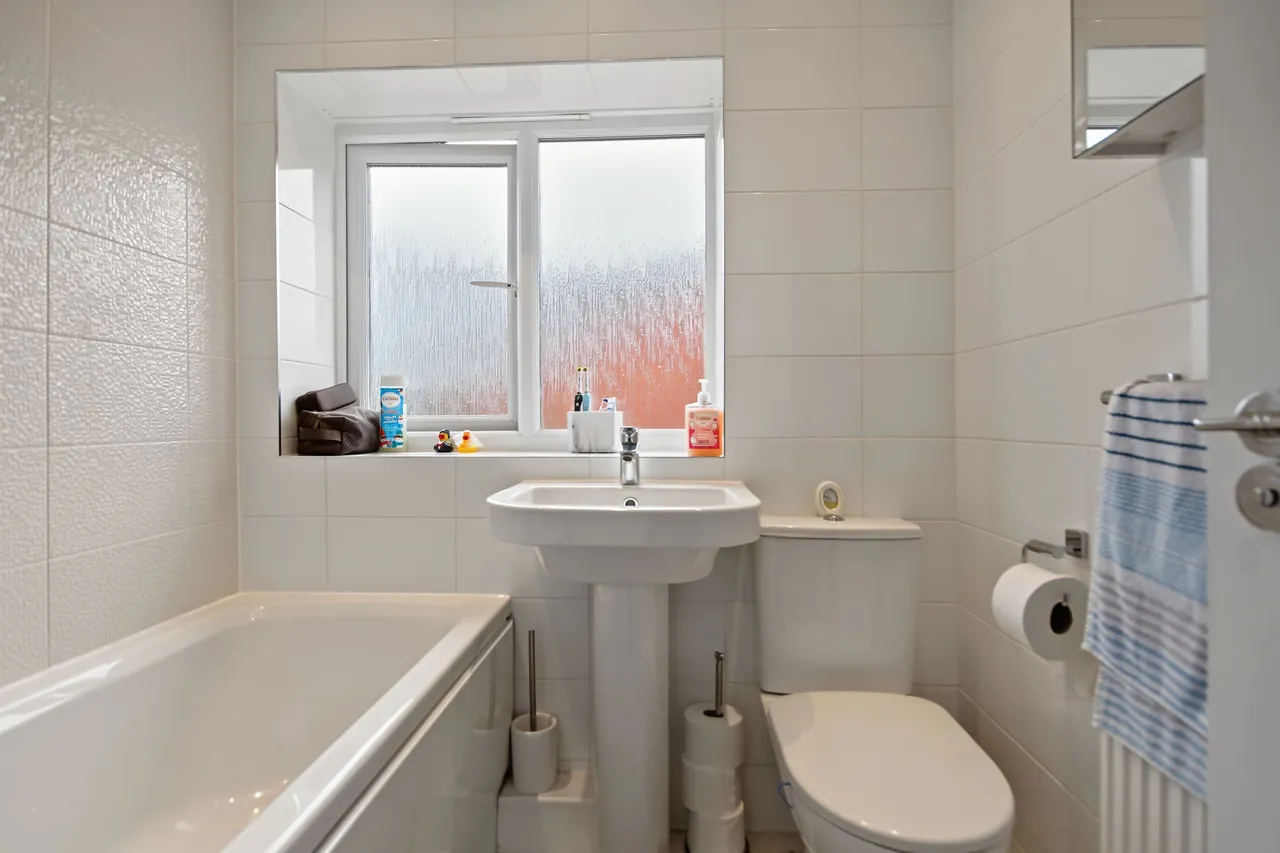 Chelford Road, Eccleston, WA10, photo 19