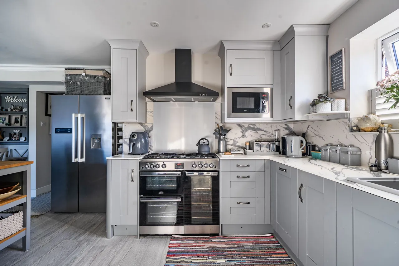Beech Grove, Midhurst, GU29, photo 2