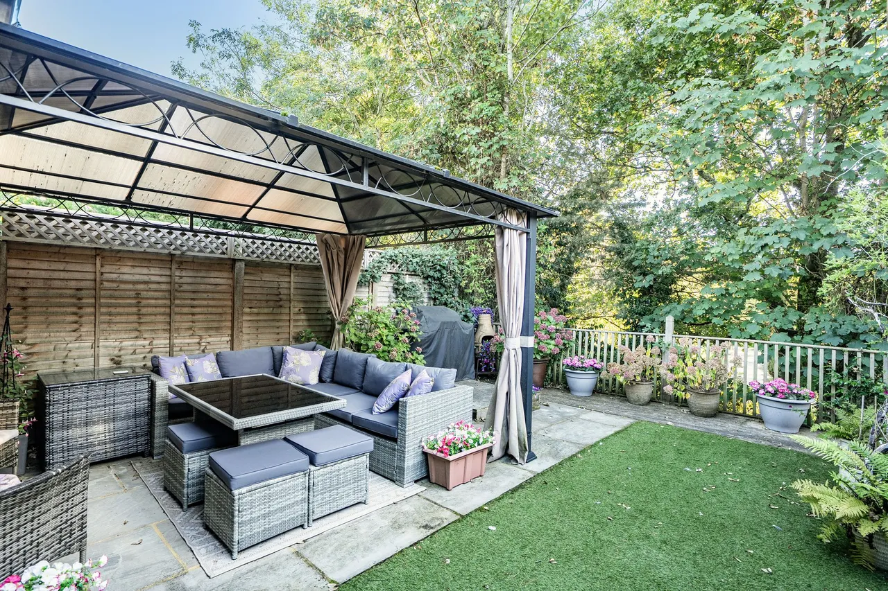 Beech Grove, Midhurst, GU29, photo 3
