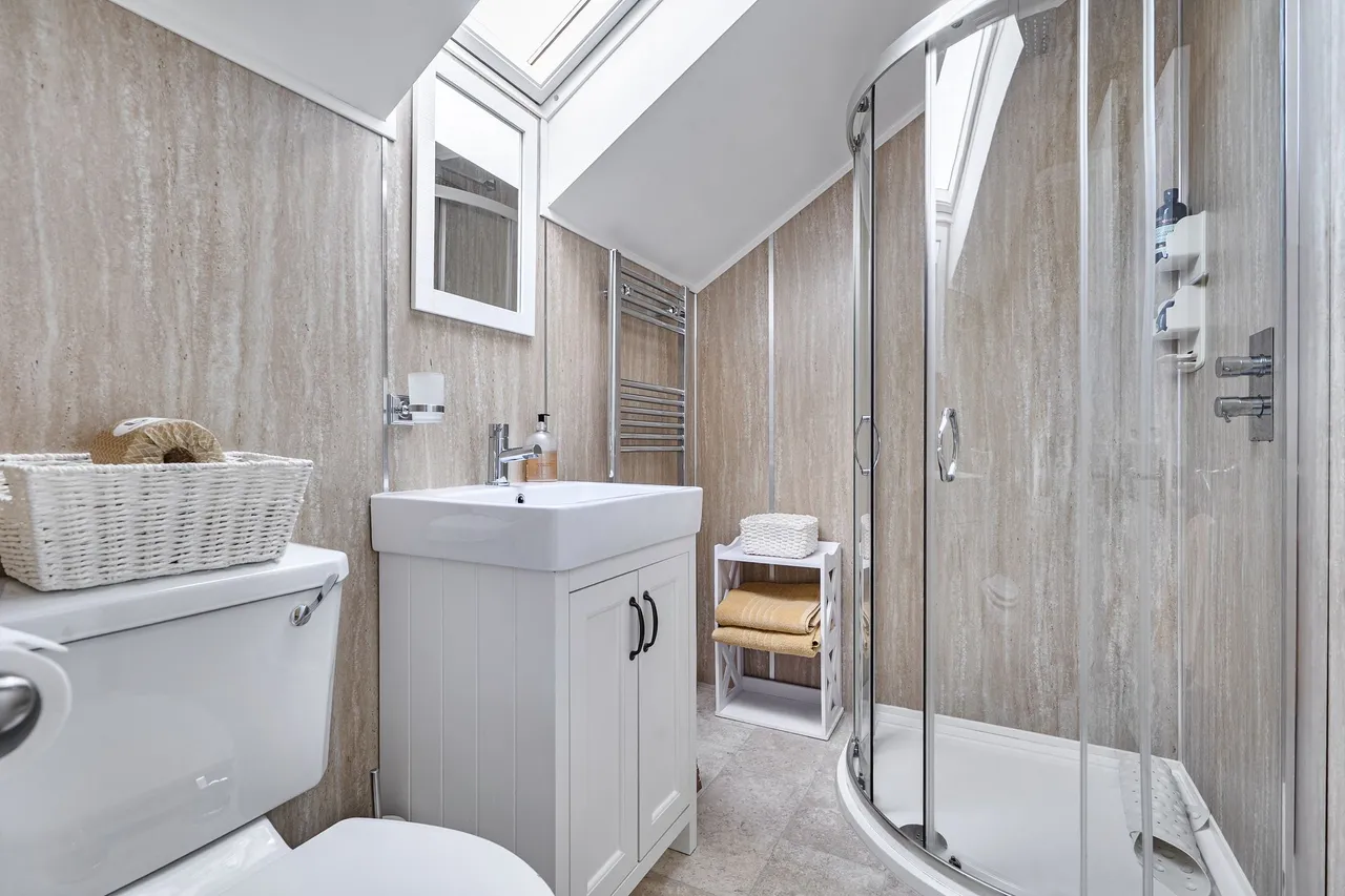 Beech Grove, Midhurst, GU29, photo 19