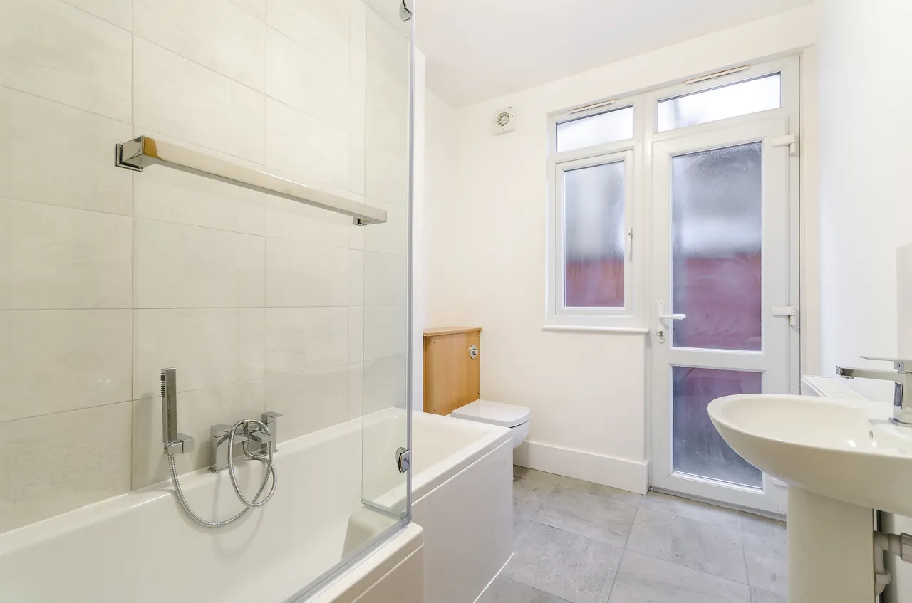 Ground Floor Flat, 12 Kinsale Road, London, photo 5