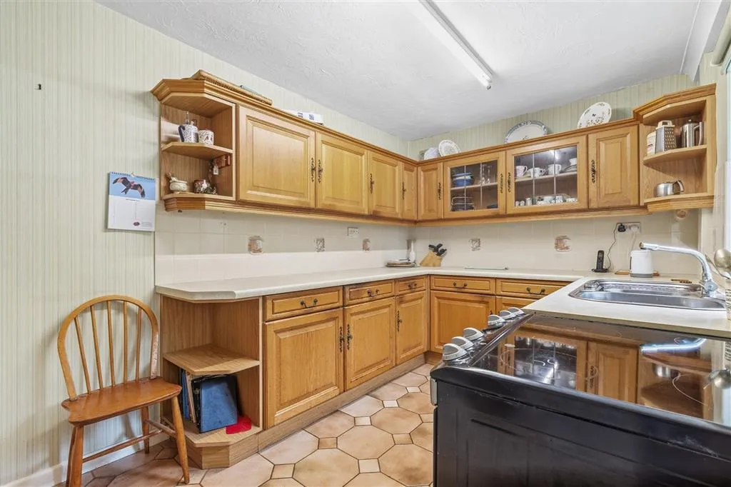Church Bank, Great Easton, LE16, photo 9