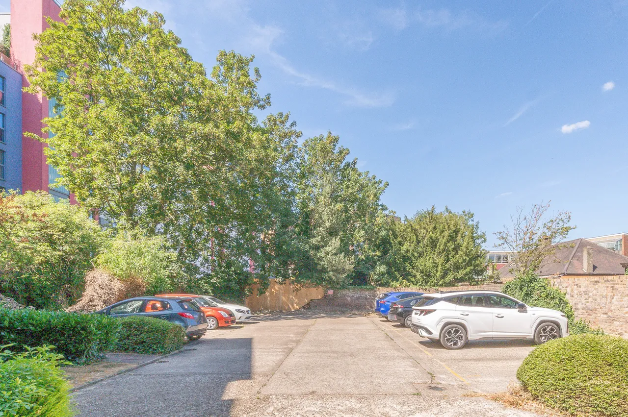 8 Shannon Court, 1 Tavistock Road, Croydon, photo 3