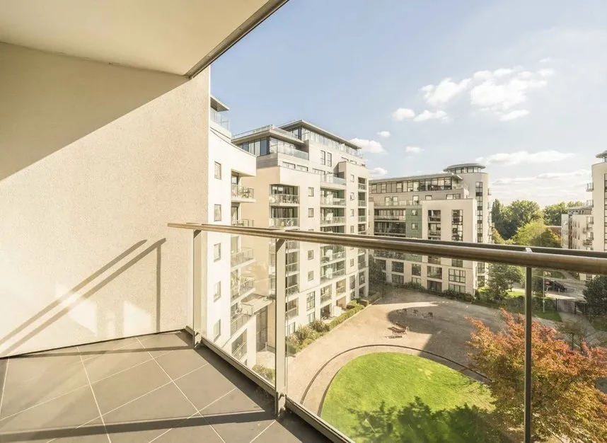 Pump House Crescent, Brentford, TW8, photo 6