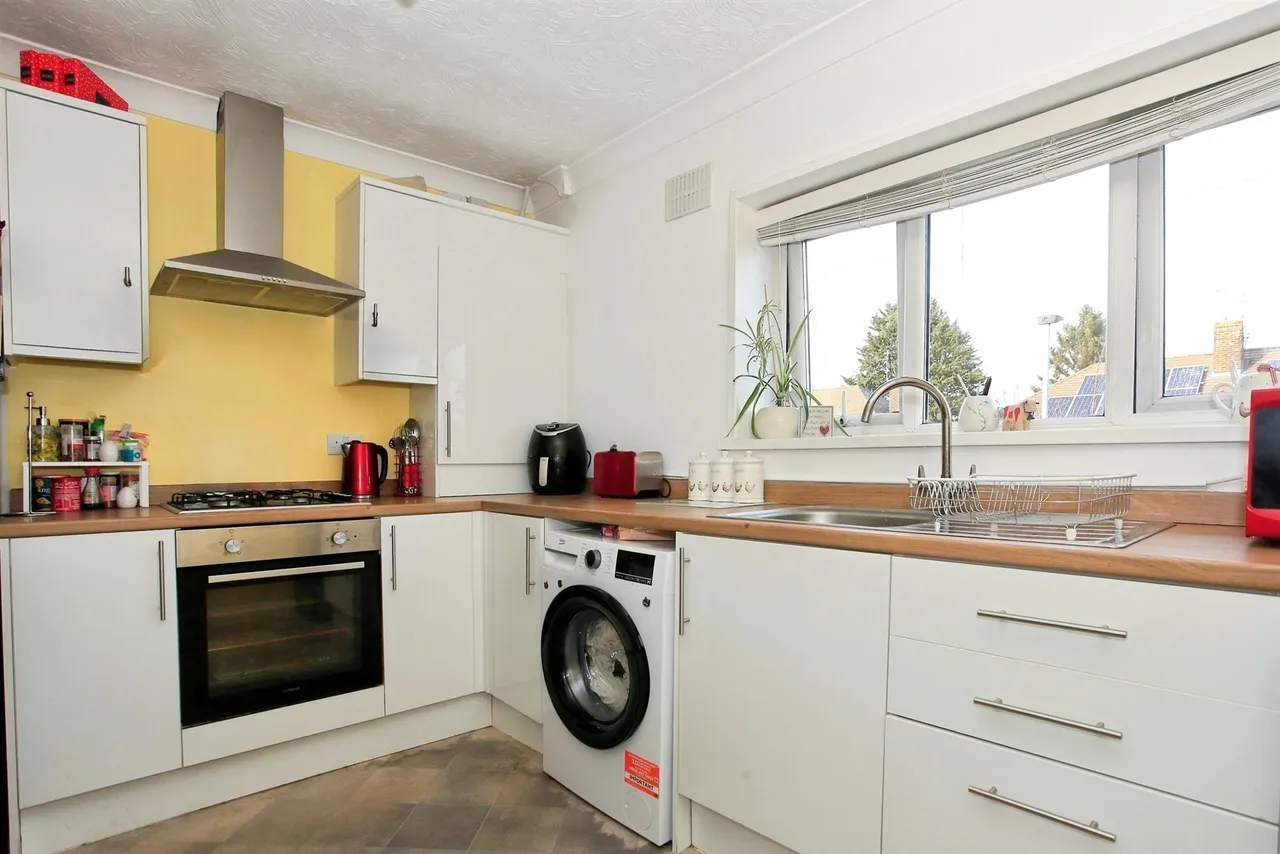 1 bed flat for sale, Cherrytree Grove, Peterborough, PE1
