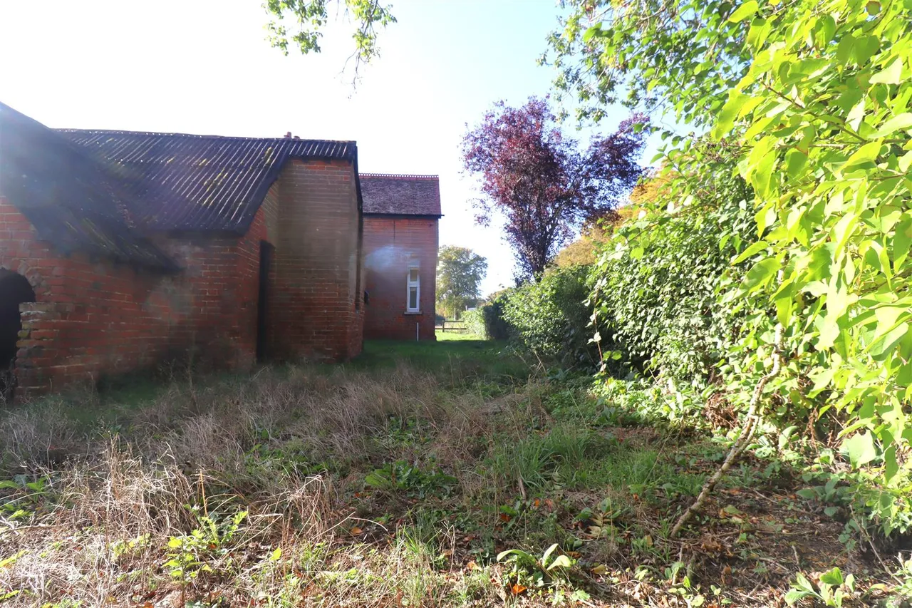 Red Houses, Six Mile Bottom, CB8, photo 12