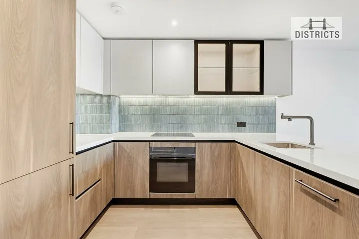 Marian Place, E2, photo 2