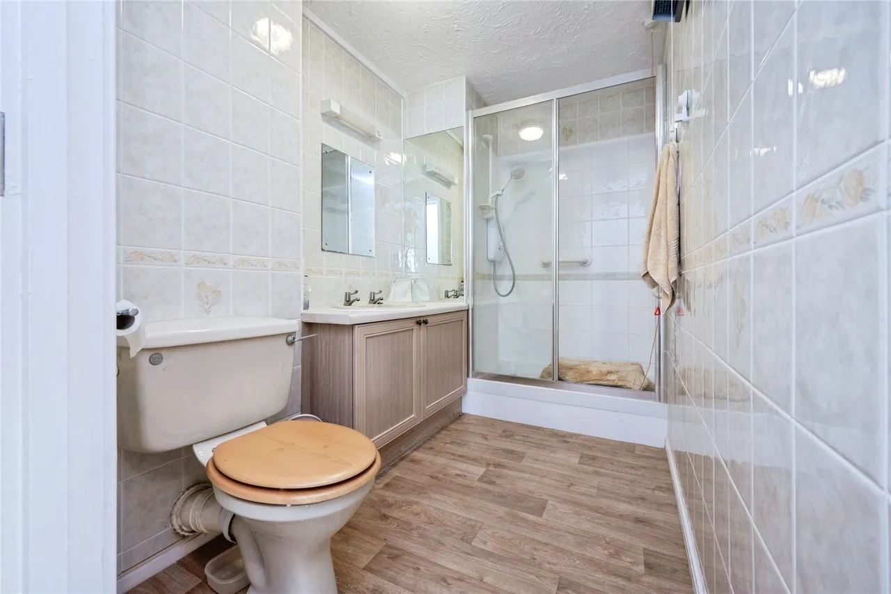 Rosebury Court, Water Lane, Leighton Buzzard, Bedfordshire, LU7, photo 13
