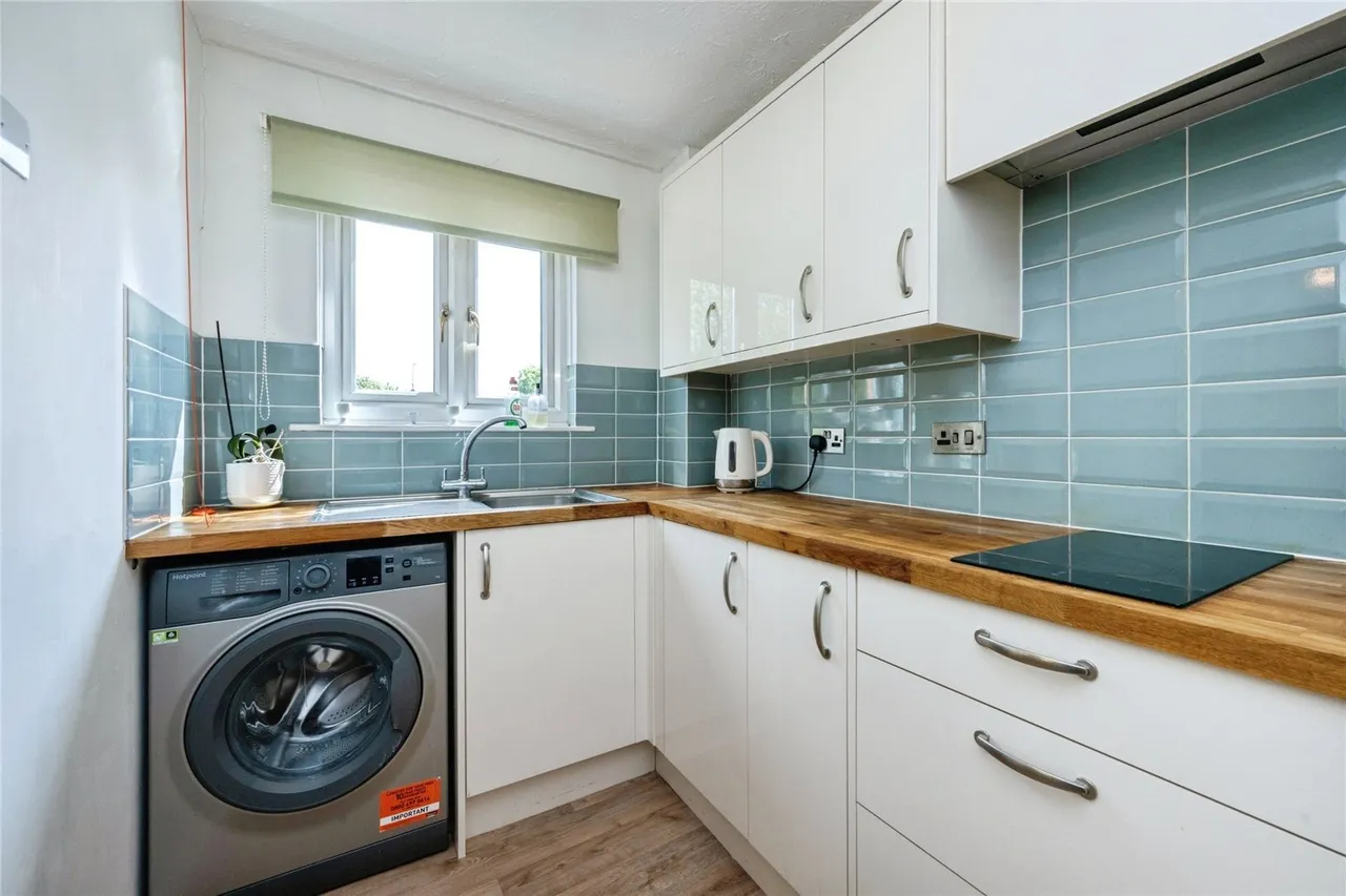 Rosebury Court, Water Lane, Leighton Buzzard, Bedfordshire, LU7, photo 8