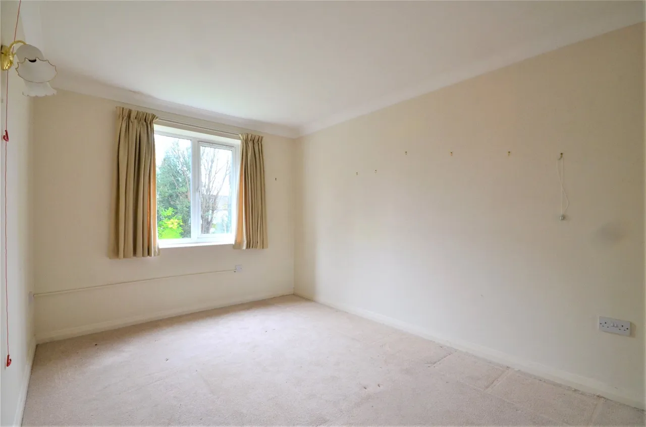 Portland Road, East Grinstead, RH19, photo 5