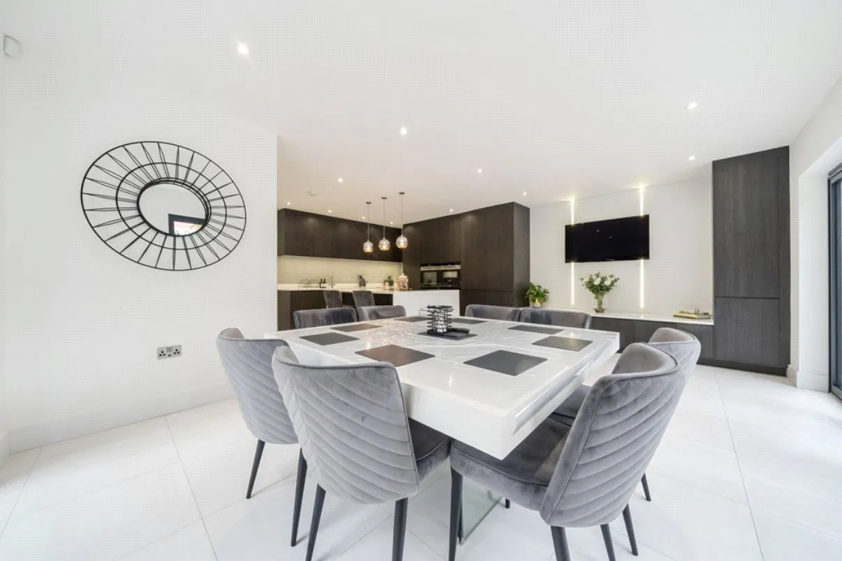 King Edwards Road, Ruislip Fees Apply, HA4, photo 3