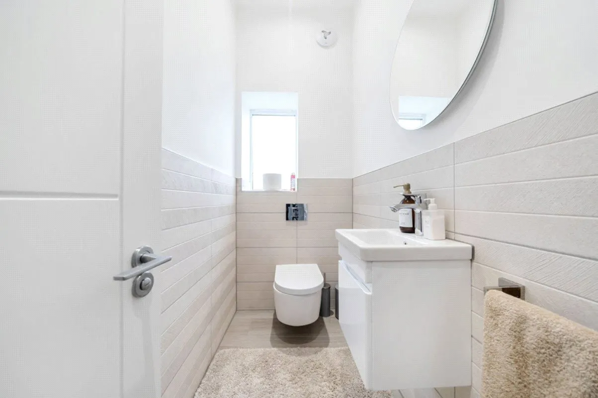 King Edwards Road, Ruislip Fees Apply, HA4, photo 13
