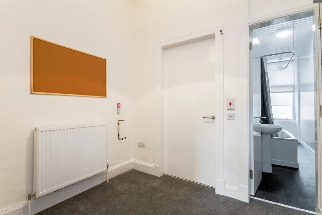 Caird Drive, Partick, G11, photo 7