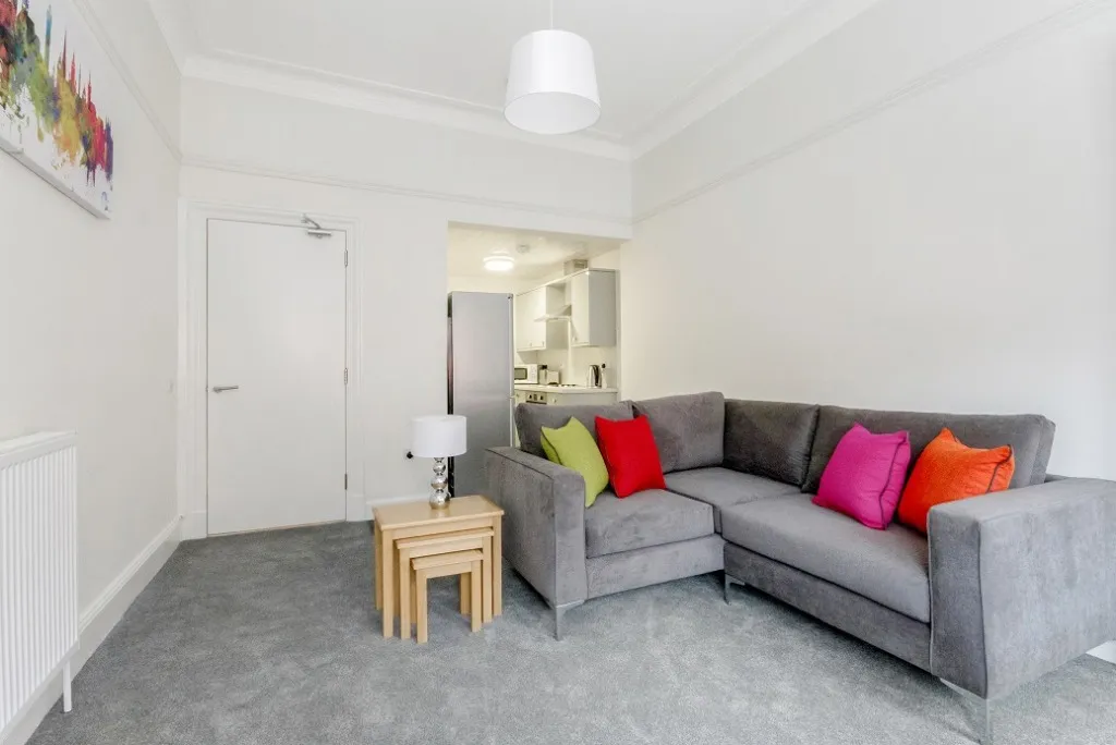 Caird Drive, Partick, G11, photo 4