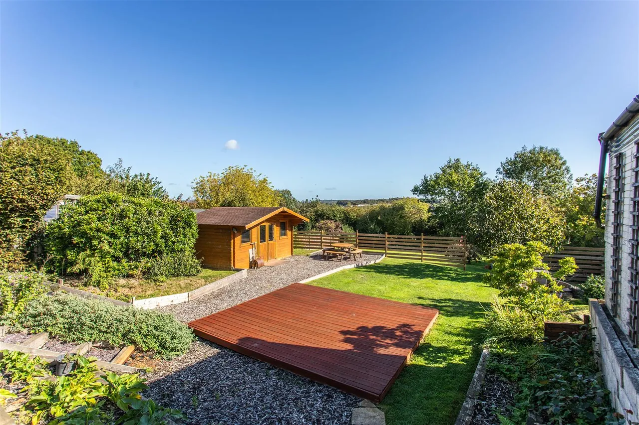 Highlands Avenue, Ridgewood, Uckfield, East Sussex, TN22 5TD, photo 4