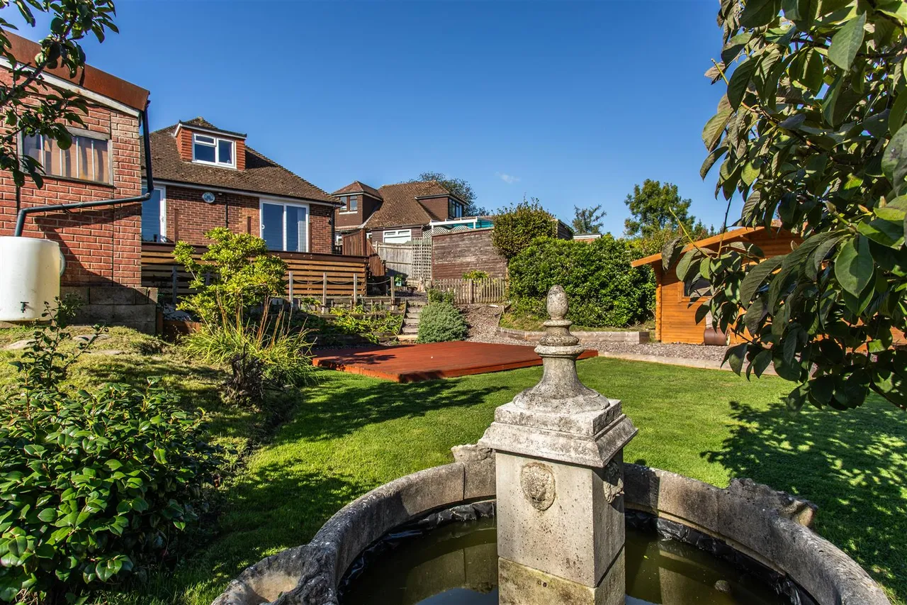Highlands Avenue, Ridgewood, Uckfield, East Sussex, TN22 5TD, photo 17