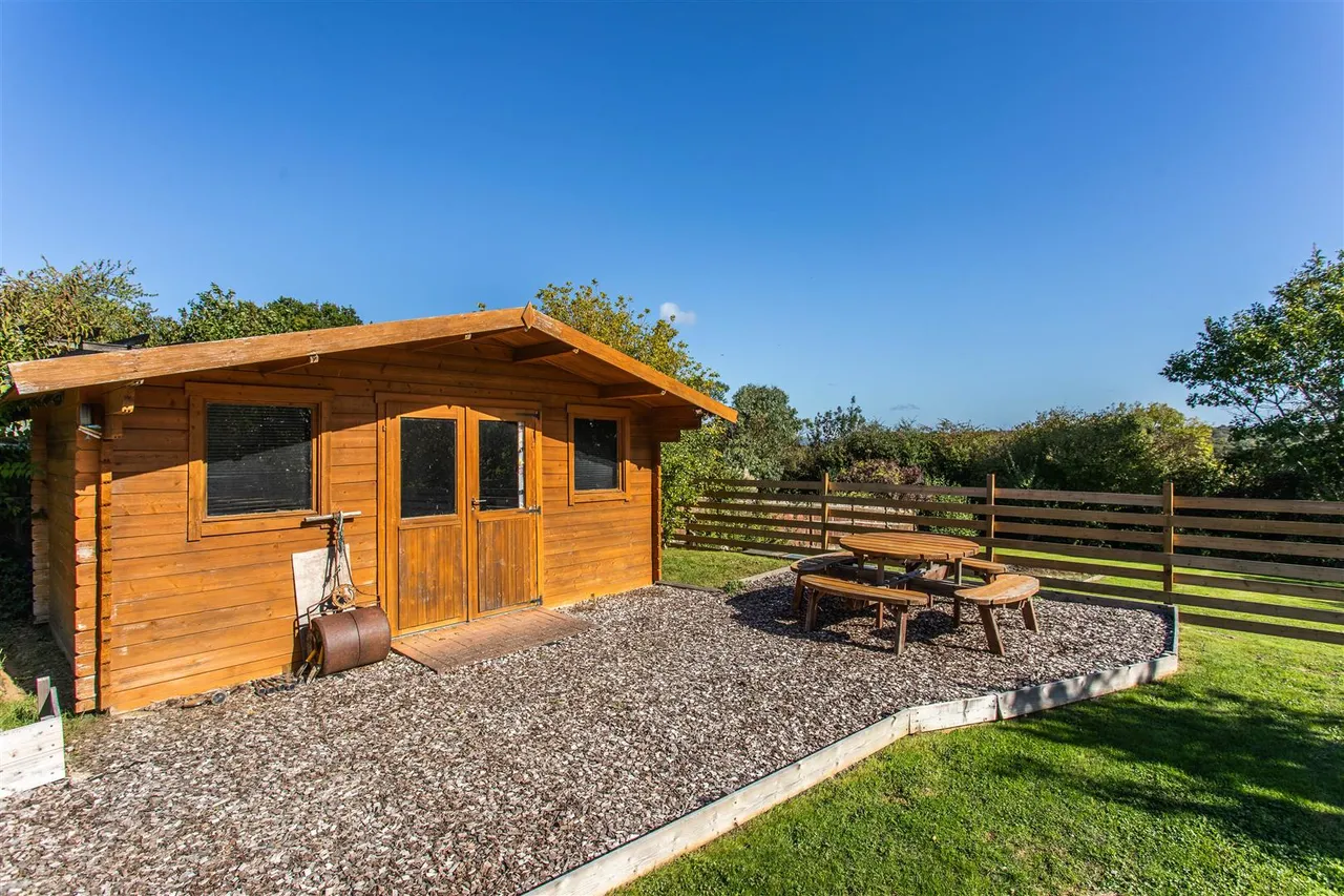 Highlands Avenue, Ridgewood, Uckfield, East Sussex, TN22 5TD, photo 18