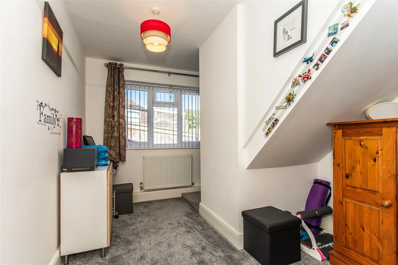 Highlands Avenue, Ridgewood, Uckfield, East Sussex, TN22 5TD, photo 9