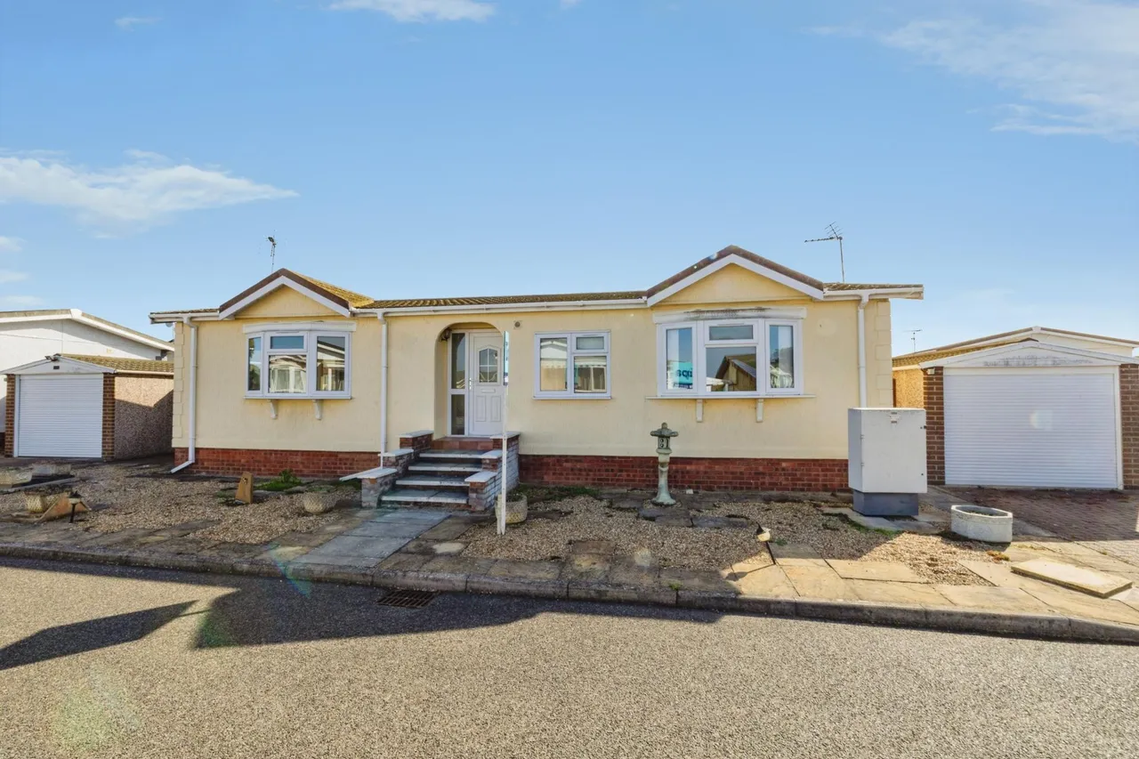 2 bed park home for sale, Marina View, Dogdyke, LN4