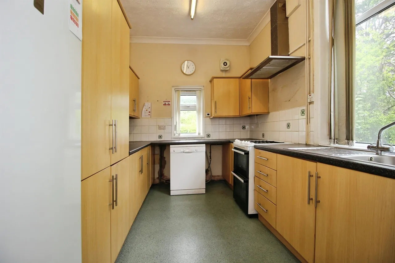 Ash Road, Leeds, photo 11